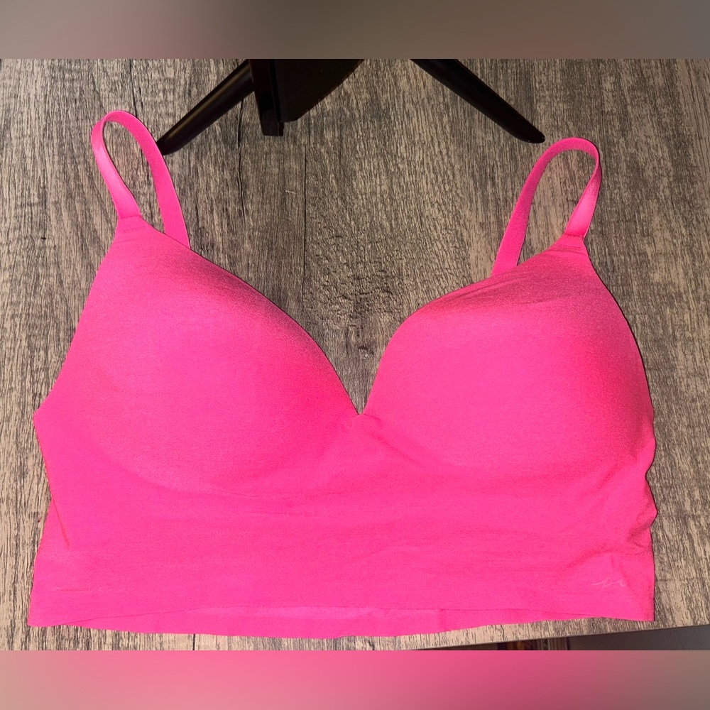 Hot pink Wireless Push up VS Pink Large